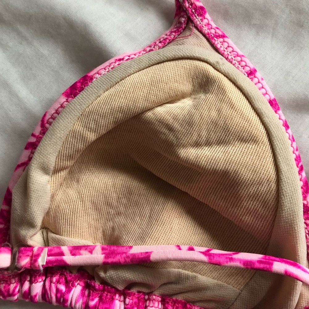 Sizzle Beach Pink Hawaiian Print Bikini Top - Picture 4 of 9